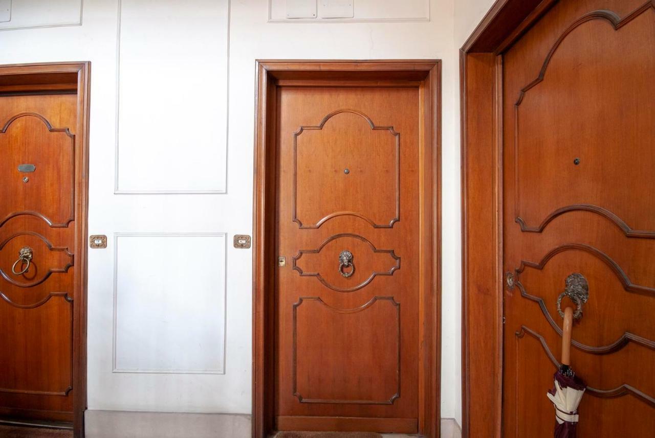 Appartamento Via Del Corso Рим Экстерьер фото